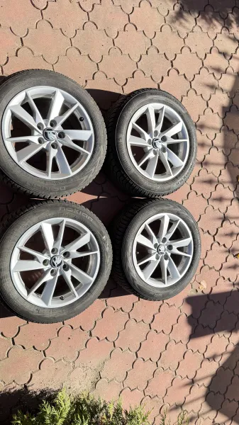 imagine 2  pentru anuntul VANDUT - Set jante originale Audi R16 + anvelope de iarnă aproape noi – 2000 RON